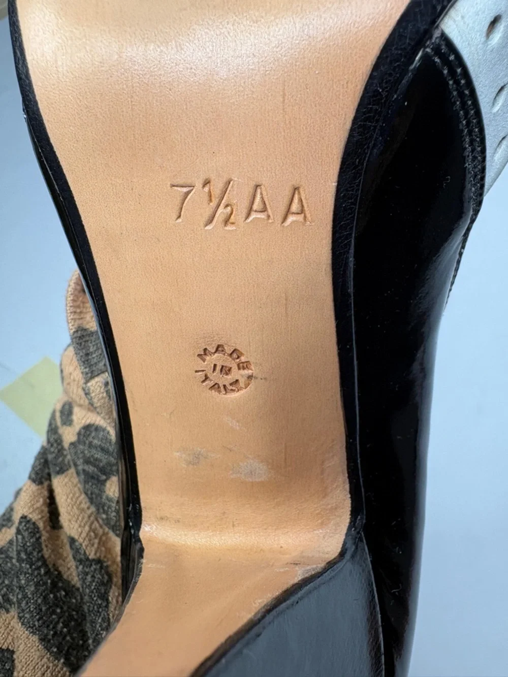 Walter Steiger Vintage Black and White Perforated Pointed-Toe Heels - Picture 5 of 6